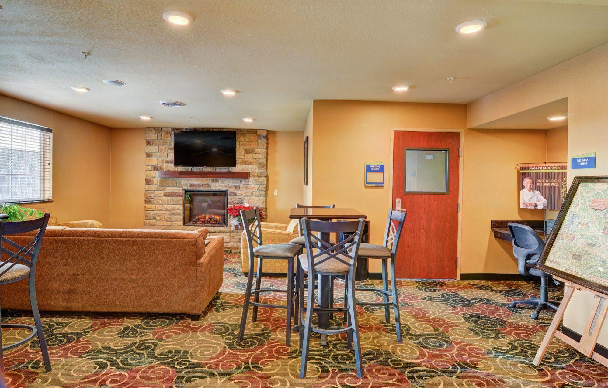 Hotel Cobblestone Hotel&suites -